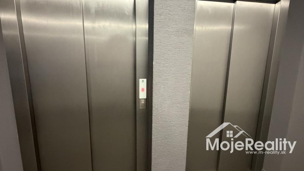 Prenájom 2 izbový byt s parkovacím miestom Novostavba Halalovka JUH Trenčín