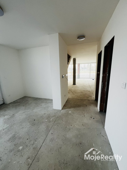 Posledný voľný luxusný 5-izb. rodinný dom v novej lokalite v blízkosti centra mesta Trenčín