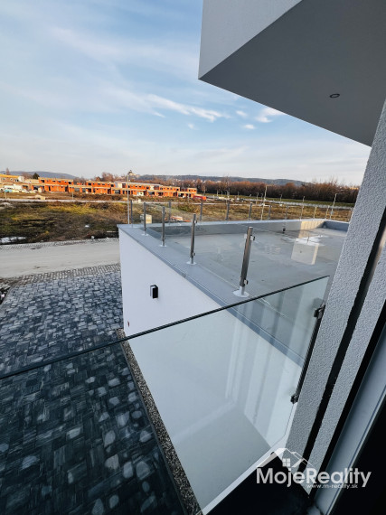 Posledný voľný luxusný 5-izb. rodinný dom v novej lokalite v blízkosti centra mesta Trenčín