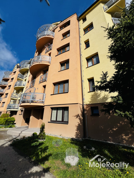 Znížená cena. Neštandardný 3 izbový mezonetový byt Trenčín - JUH