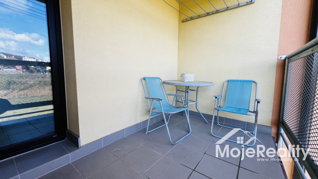 Znížená cena. Neštandardný 3 izbový mezonetový byt Trenčín - JUH