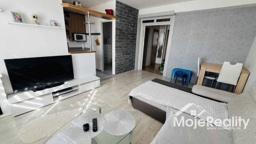 Znížená cena. Neštandardný 3 izbový mezonetový byt Trenčín - JUH