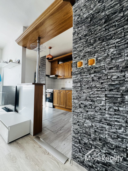 Znížená cena. Neštandardný 3 izbový mezonetový byt Trenčín - JUH