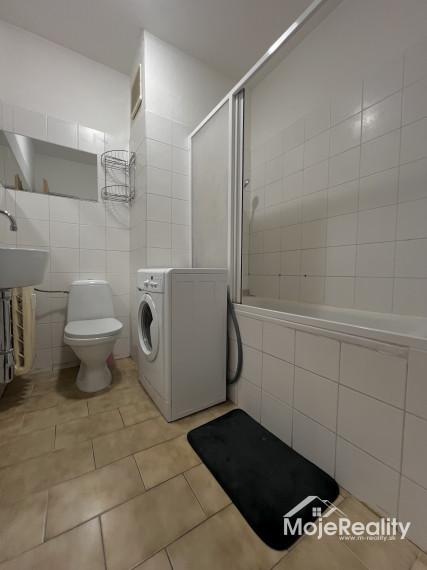 Znížená cena. Neštandardný 3 izbový mezonetový byt Trenčín - JUH