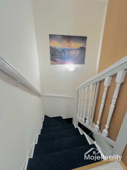 Znížená cena. Neštandardný 3 izbový mezonetový byt Trenčín - JUH