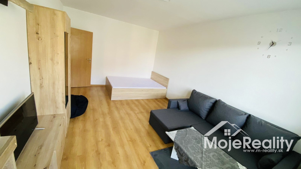 Na predaj zrekonštruovaný 1 izbový byt, JUH, Halalovka