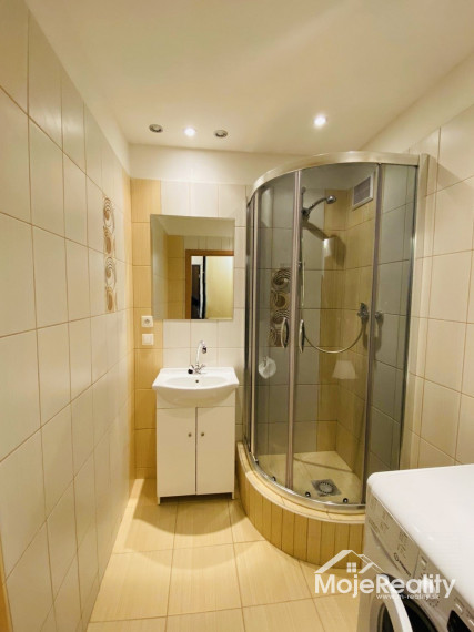 Na predaj zrekonštruovaný 1 izbový byt, JUH, Halalovka