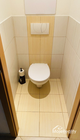 Na predaj zrekonštruovaný 1 izbový byt, JUH, Halalovka