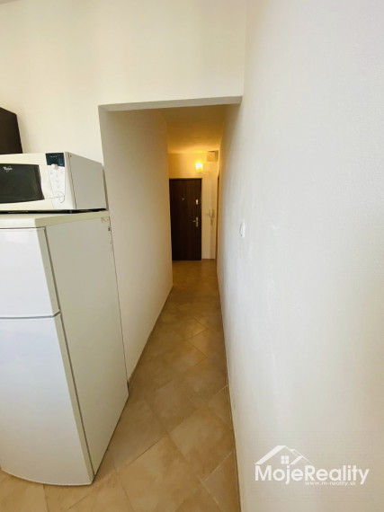 Na predaj zrekonštruovaný 1 izbový byt, JUH, Halalovka