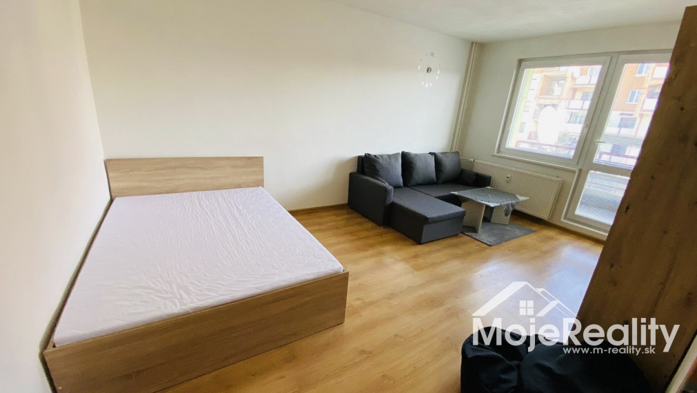 Na predaj zrekonštruovaný 1 izbový byt, JUH, Halalovka