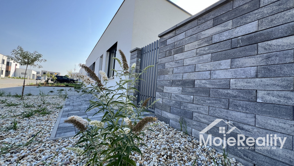Posledný 4 izbový dispozične zaujímavý bungalov, Trenčianska Turná
