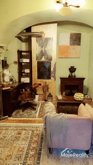 Bratislava-Staré Mesto - Luxusný  4 izb. byt 128 m2-  v centre mesta