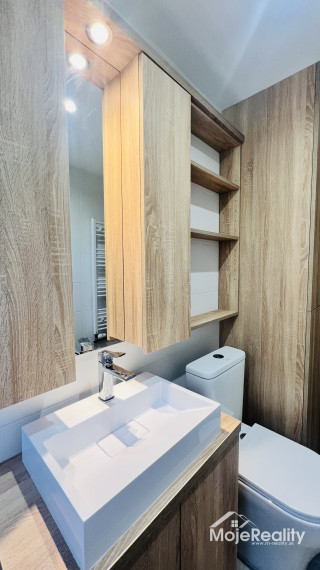 2 izbový novozrekonštruovaný byt s veľkou loggiou, Dlhé Hony