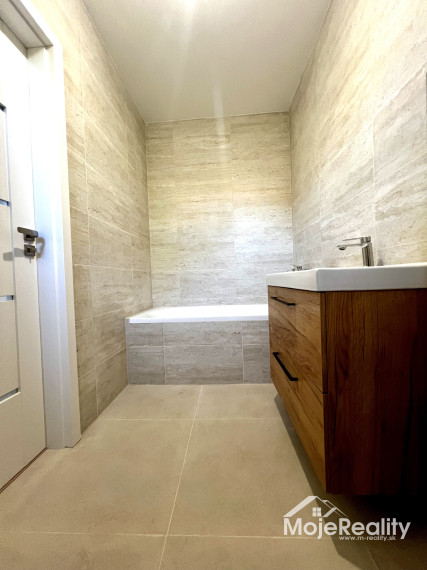 Predaný_Byt, ktorý len tak ľahko na trhu nenájdete! 3+1 MEZONET Trenčín