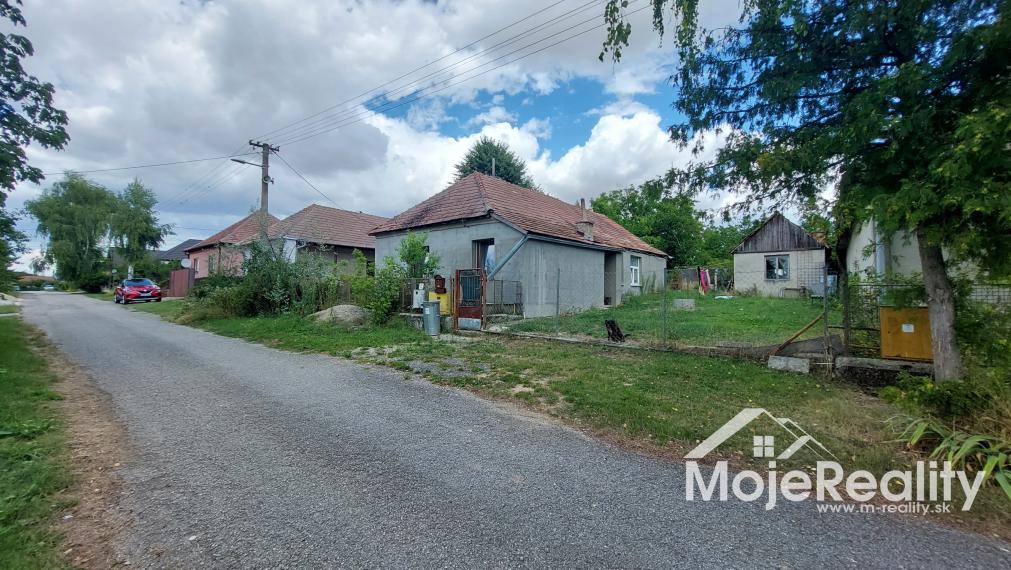 Horné Štitáre – rodinný dom  s veľkou záhradou– čiastočná rekonštrukcia