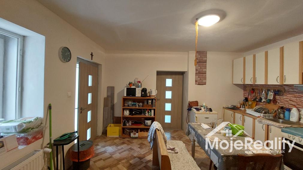 Horné Štitáre – rodinný dom  s veľkou záhradou– čiastočná rekonštrukcia