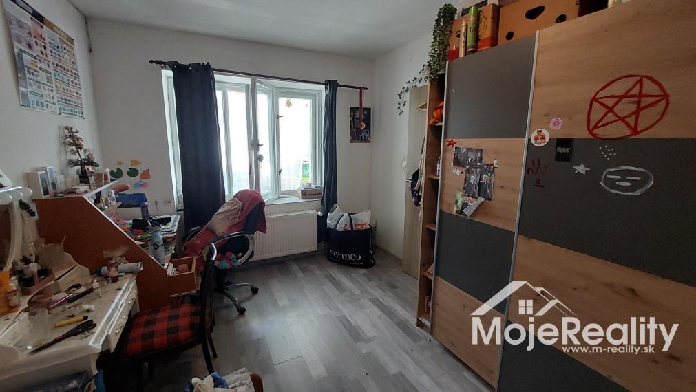 Horné Štitáre – rodinný dom  s veľkou záhradou– čiastočná rekonštrukcia