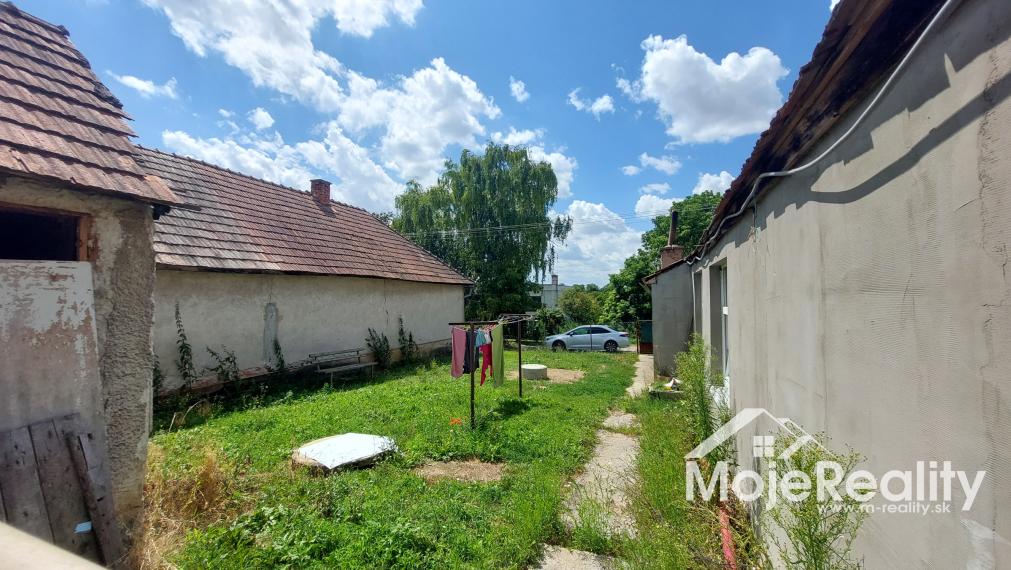 Horné Štitáre – rodinný dom  s veľkou záhradou– čiastočná rekonštrukcia