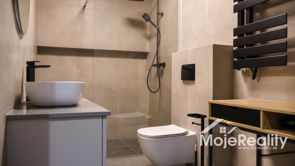 3 izb. mezonetový byto-dom s bazénom, garážou, terasou v komplexe Rezidencia Biskupická 7 IBV