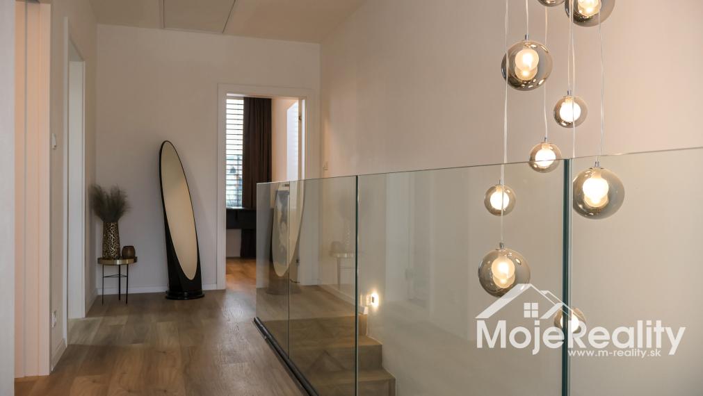 3 izb. mezonetový byto-dom s bazénom, garážou, terasou v komplexe Rezidencia Biskupická 7 IBV