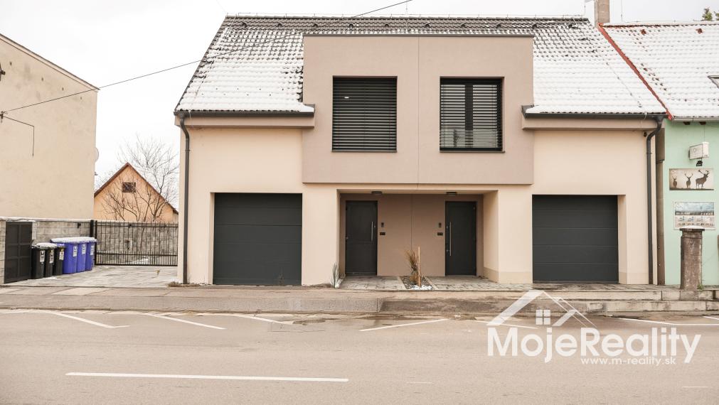 3 izb. mezonetový byto-dom s bazénom, garážou, terasou v komplexe Rezidencia Biskupická 7 IBV