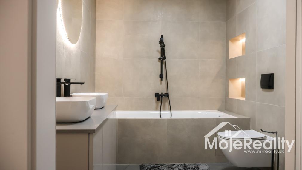 Menej ako dom - viac ako byt. 3 izbový mezonet s bazénom, garážou, terasou v komplexe Rezidencia Biskupická 7 IBV