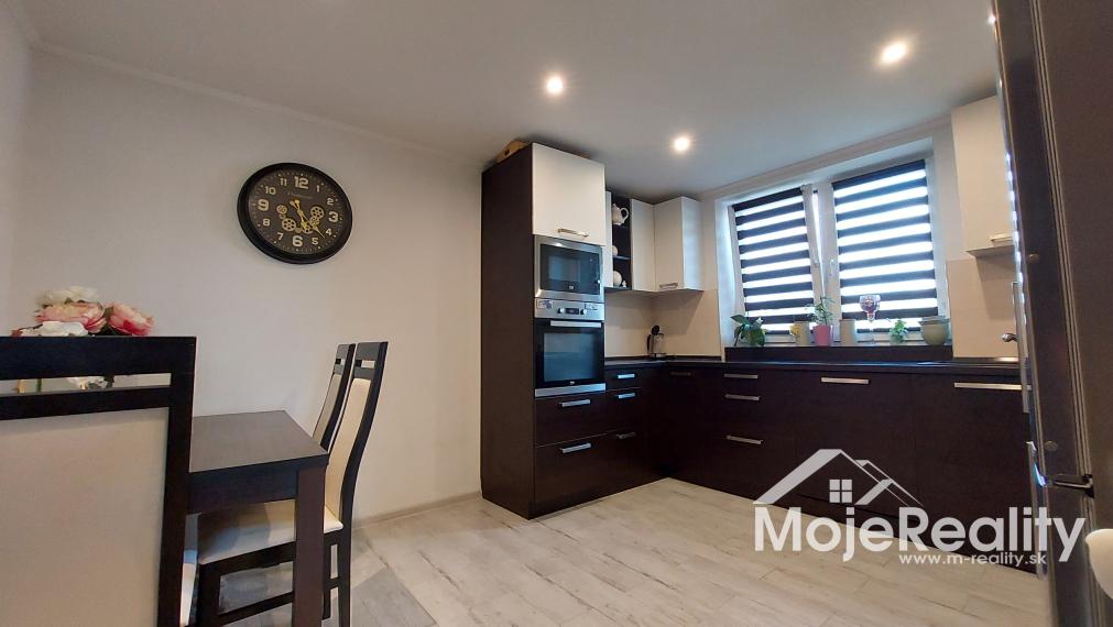 Plne zariadený 4 izb. rodinný dom -Diviaky nad Nitricou / časť Ješkova Ves