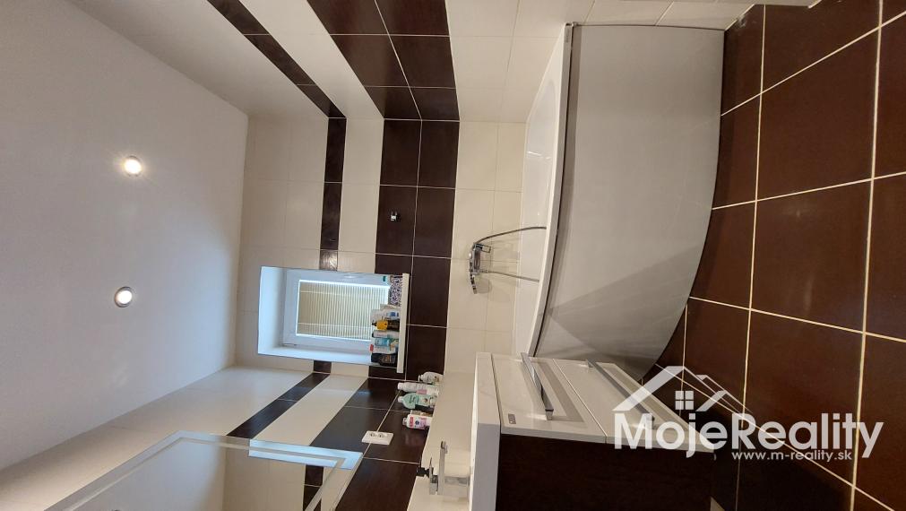 Plne zariadený 4 izb. rodinný dom -Diviaky nad Nitricou / časť Ješkova Ves