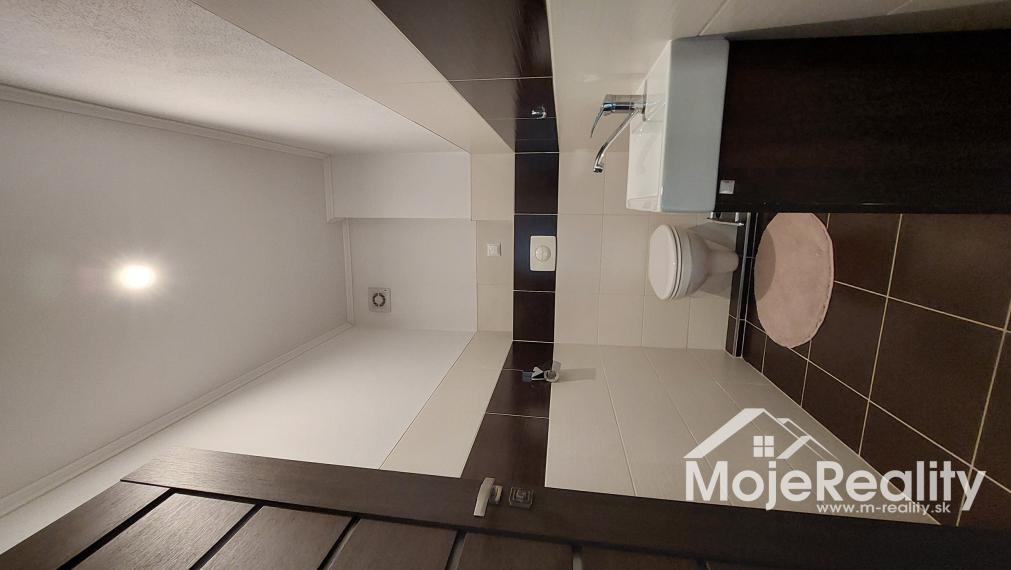 Plne zariadený 4 izb. rodinný dom -Diviaky nad Nitricou / časť Ješkova Ves