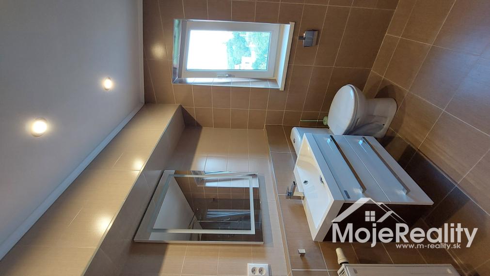 Plne zariadený 4 izb. rodinný dom -Diviaky nad Nitricou / časť Ješkova Ves