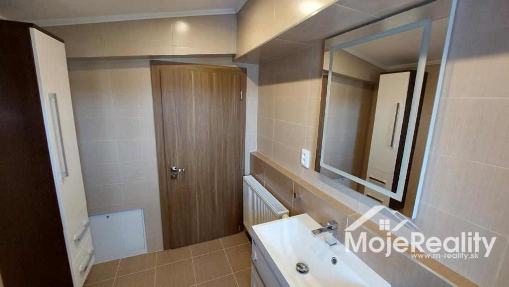 Plne zariadený 4 izb. rodinný dom -Diviaky nad Nitricou / časť Ješkova Ves