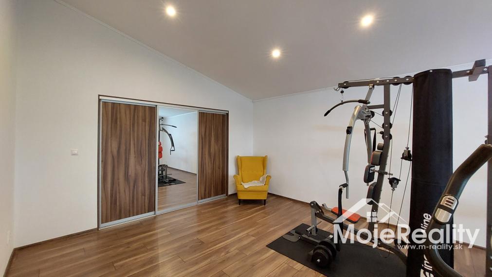 Plne zariadený 4 izb. rodinný dom -Diviaky nad Nitricou / časť Ješkova Ves