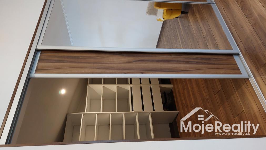 Plne zariadený 4 izb. rodinný dom -Diviaky nad Nitricou / časť Ješkova Ves