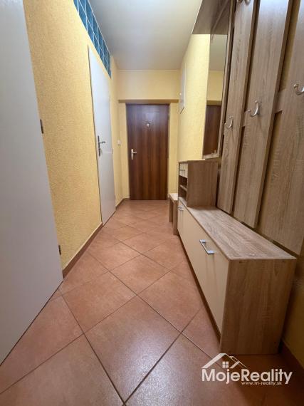 3 izbový byt s garážou a záhradou – Dežerice, okres Bánovce nad Bebravou