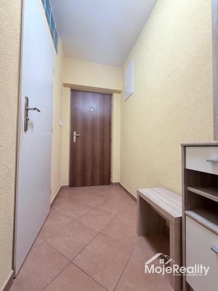 3 izbový byt s garážou a záhradou – Dežerice, okres Bánovce nad Bebravou