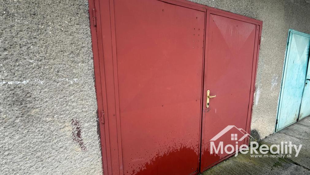 3 izbový byt s garážou a záhradou – Dežerice, okres Bánovce nad Bebravou