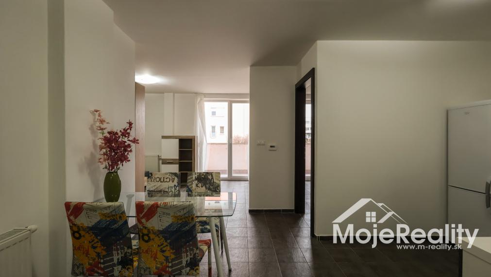 Kompletne vybavený a zariadený 2 izbový byt VILLA PARK Trenčín
