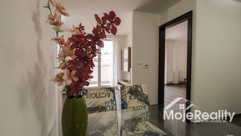Kompletne vybavený a zariadený 2 izbový byt VILLA PARK Trenčín