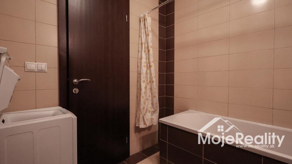 Kompletne vybavený a zariadený 2 izbový byt VILLA PARK Trenčín