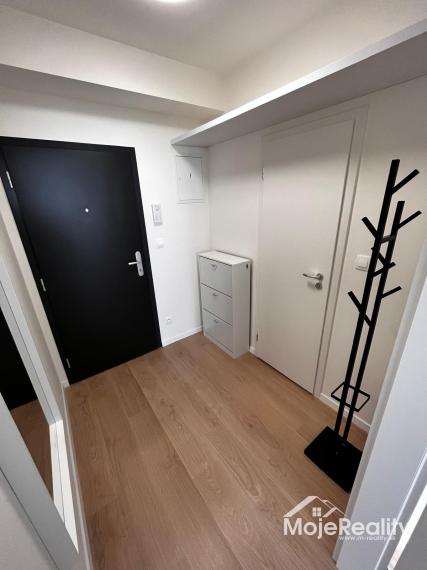 Prenájom 2 izbový byt s parkovacím miestom Novostavba Halalovka JUH Trenčín