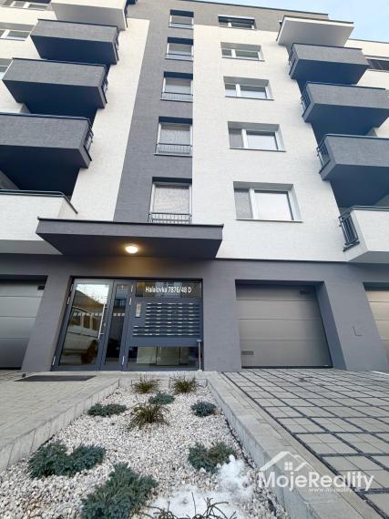 Prenájom 2 izbový byt s parkovacím miestom Novostavba Halalovka JUH Trenčín