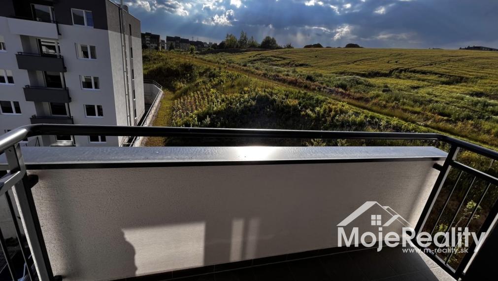 Prenájom 2 izbový byt s parkovacím miestom Novostavba Halalovka JUH Trenčín