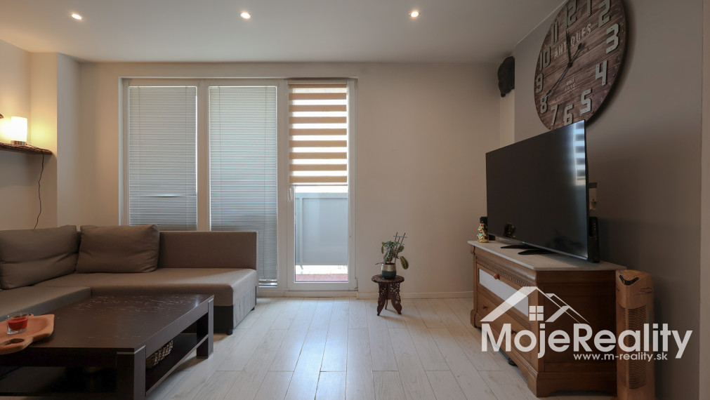 Trenčín/Sihoť - na predaj útulný 3-izbový byt s balkónom, ul. Clementisova