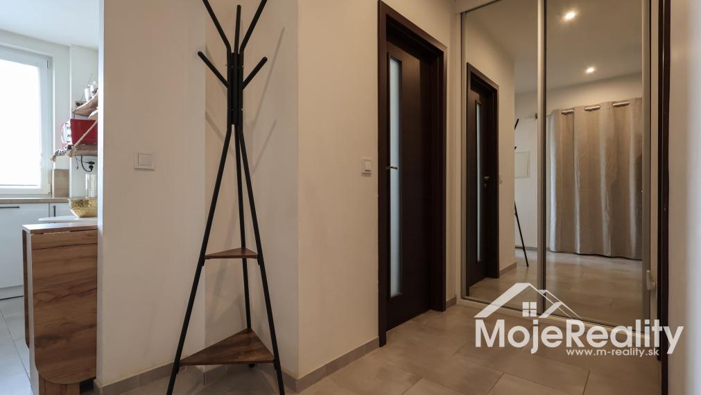 Trenčín/Sihoť - na predaj útulný 3-izbový byt s balkónom, ul. Clementisova