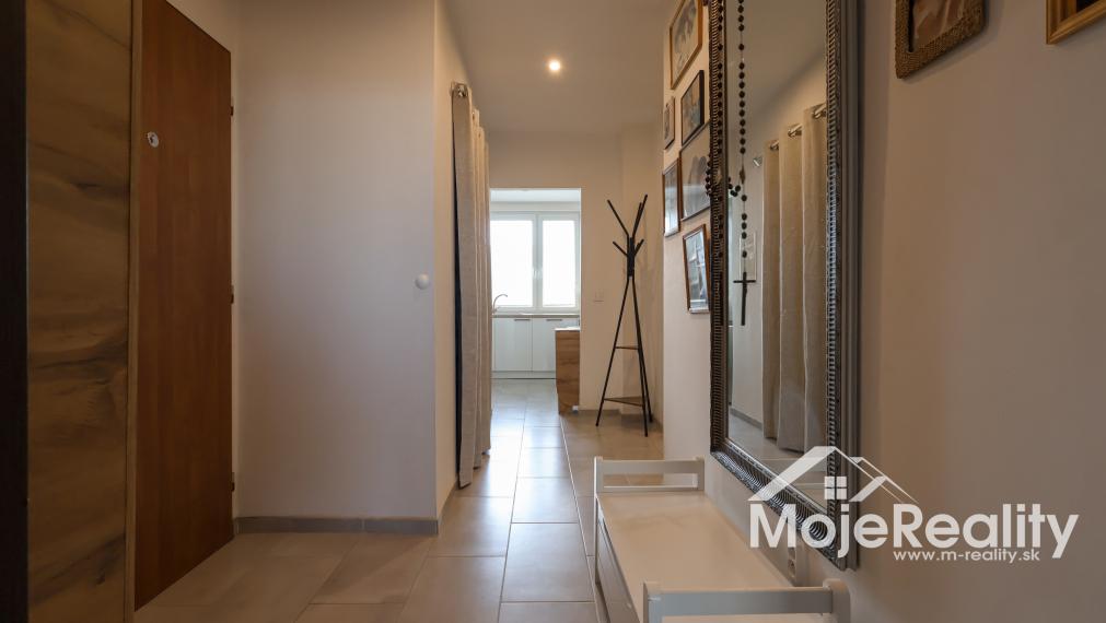 Trenčín/Sihoť - na predaj útulný 3-izbový byt s balkónom, ul. Clementisova