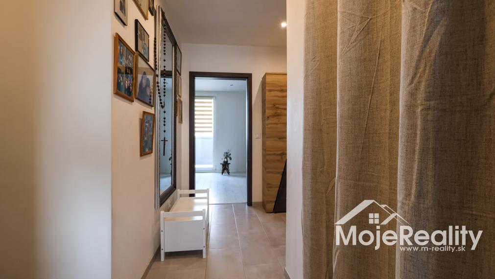 Trenčín/Sihoť - na predaj útulný 3-izbový byt s balkónom, ul. Clementisova