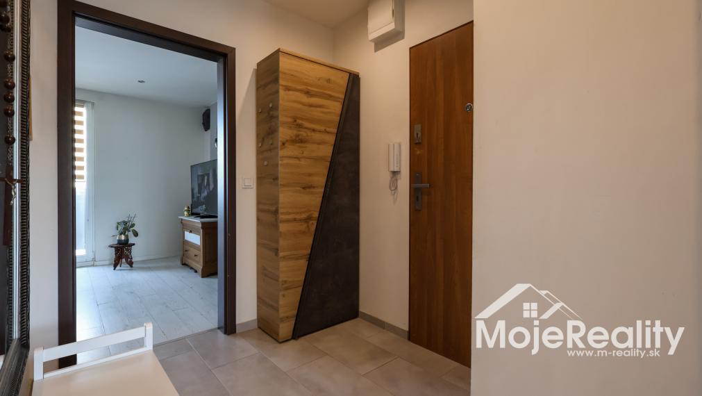 Trenčín/Sihoť - na predaj útulný 3-izbový byt s balkónom, ul. Clementisova