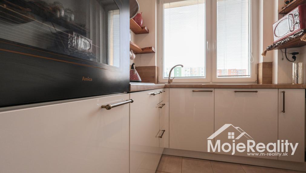 Trenčín/Sihoť - na predaj útulný 3-izbový byt s balkónom, ul. Clementisova