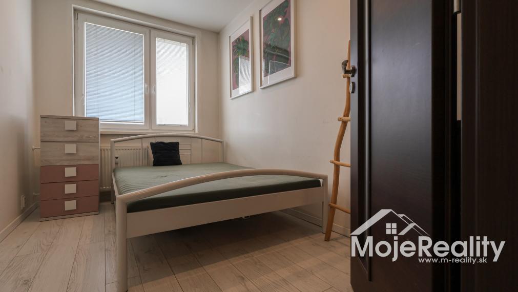 Trenčín/Sihoť - na predaj útulný 3-izbový byt s balkónom, ul. Clementisova