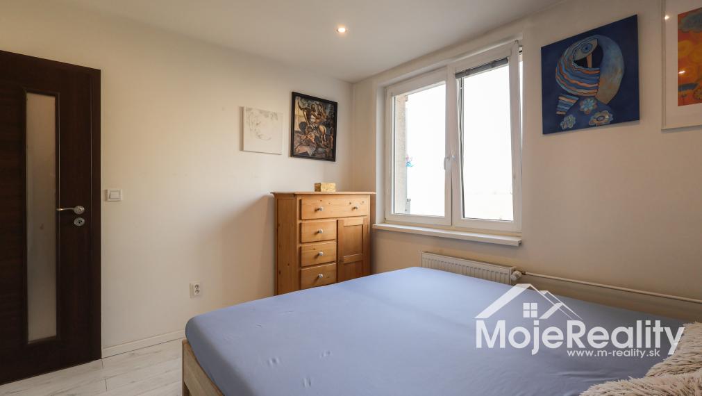 Trenčín/Sihoť - na predaj útulný 3-izbový byt s balkónom, ul. Clementisova